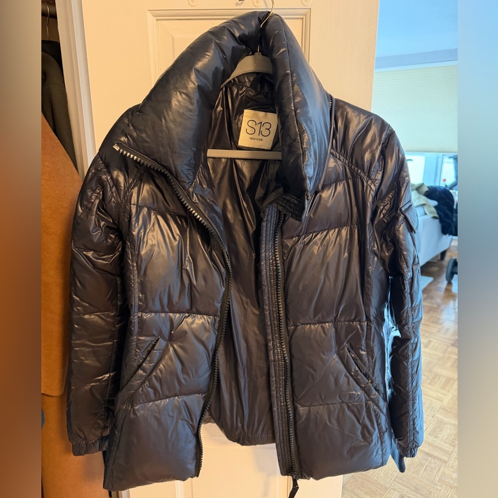EUC S S13 Women's Shiny Navy Puffer Jacket